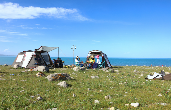 夏キャンプの熱中症対策と快適なキャンプ体験のためのポータブル電源、冷蔵庫、扇風機の活用